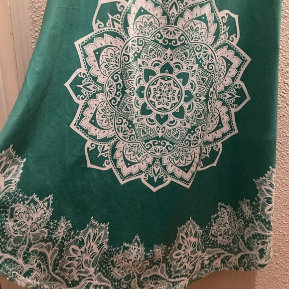 Rosegal silky  tank top size 1X - Picture 2 of 4